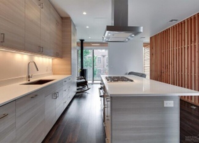 Foto del edificio - Basecamp Townhome In Old Mill District!