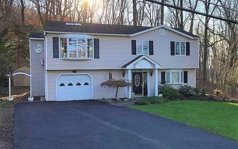 Primary Photo - 42 Scenic Dr