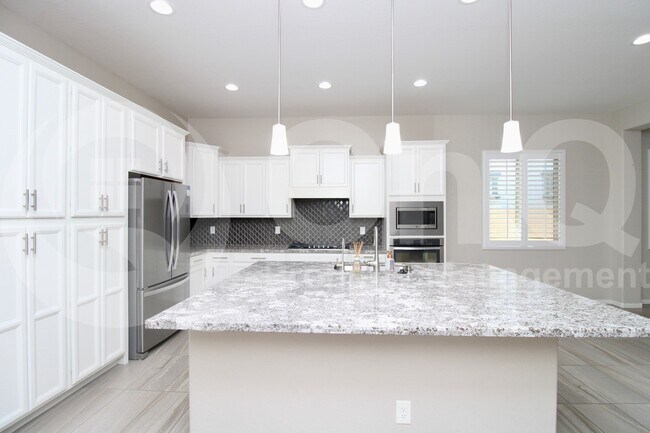 Building Photo - 106 N Bay Dr