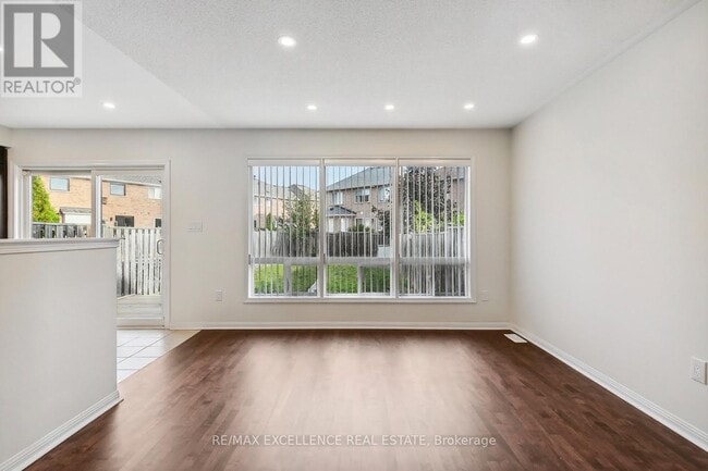Building Photo - 2406 Baintree Crescent