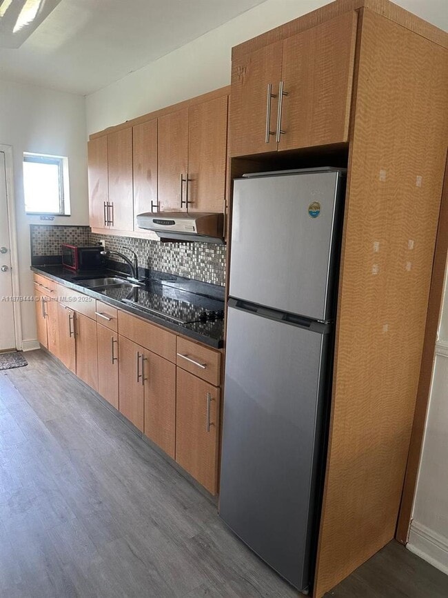 Foto del edificio - 6498 Collins Ave