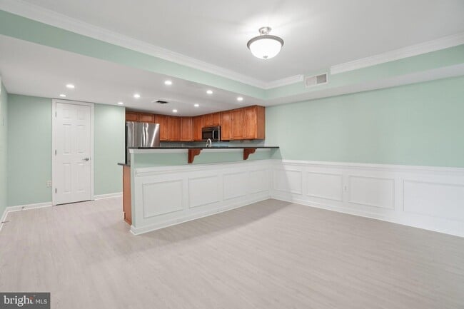 Building Photo - 1515 S Arlington Ridge Rd