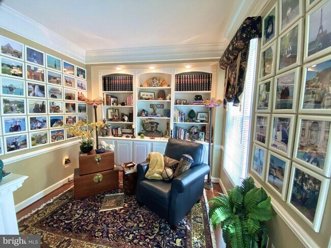 Foto del edificio - 7864 Virginia Oaks Dr