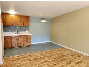 Building Photo - 2950 Willamette St