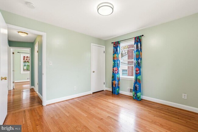 Foto del edificio - 3217 Gumwood Dr