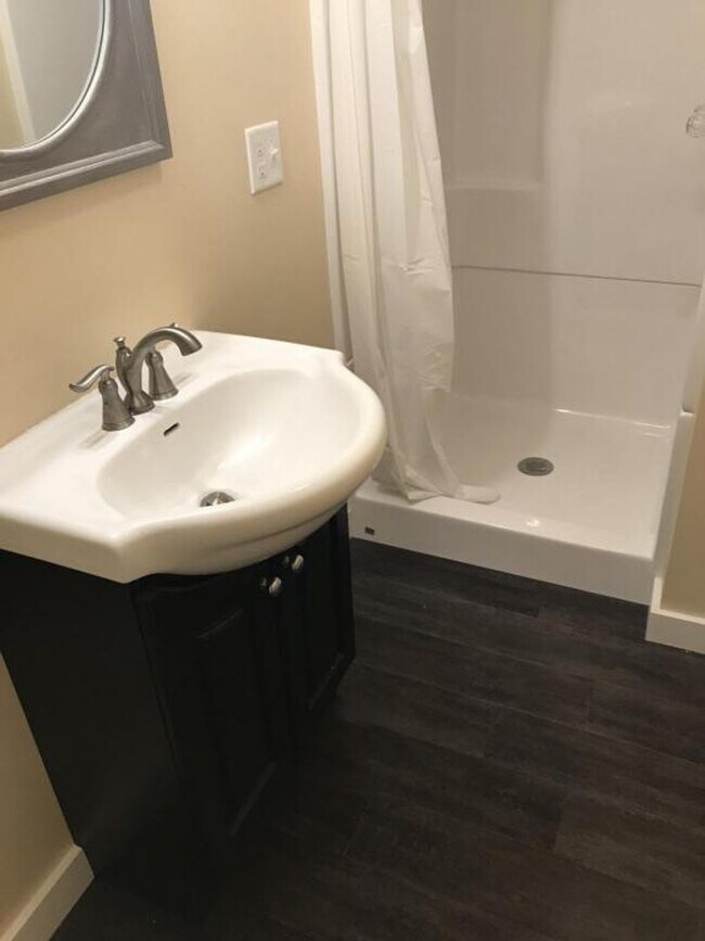 Foto del edificio - 403-405 N Baltimore Ave --3