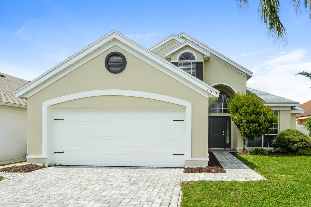 Foto principal - 12612 Belrose Ave
