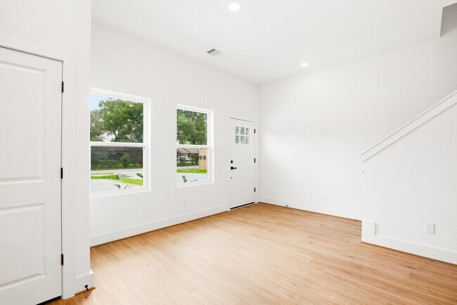 Foto del edificio - 7841 Sunnyhill St