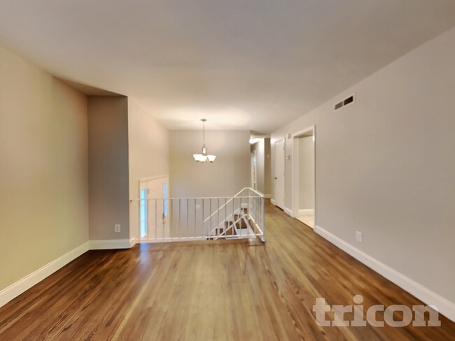 Foto del edificio - 350 Waycross Dr