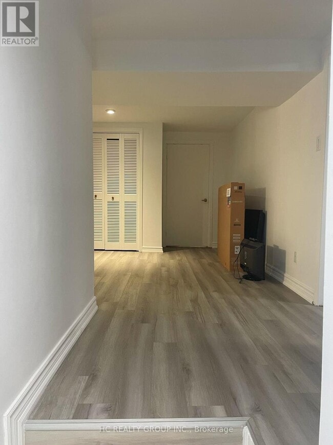 Building Photo - 42 Arkona Dr