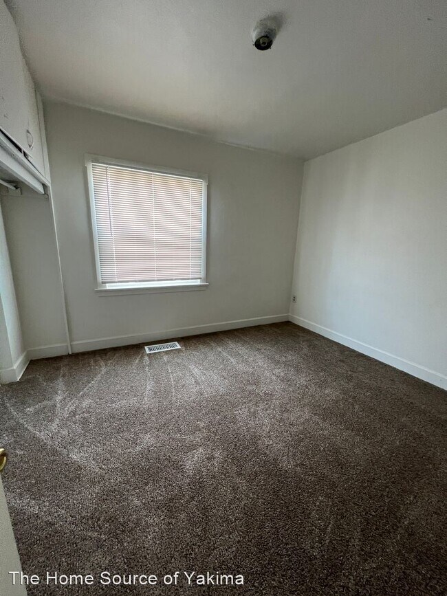 Building Photo - 3 br, 1 bath House - 1212 S 15th Avenue