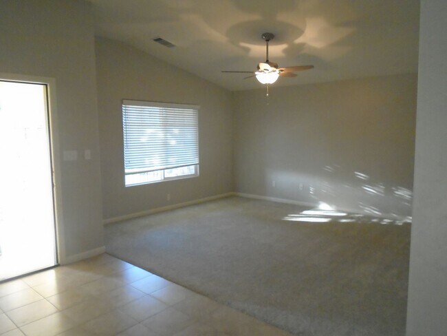 Foto del edificio - NORTHWEST! MOVE-IN SPECIAL $3225.00 TOTAL ...