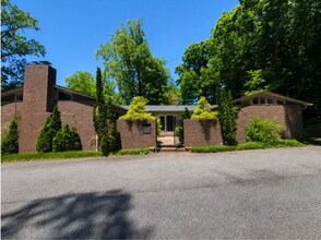 Building Photo - 1 Dellwood Dr