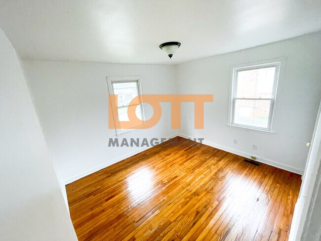 Building Photo - 104A Monaview Cir