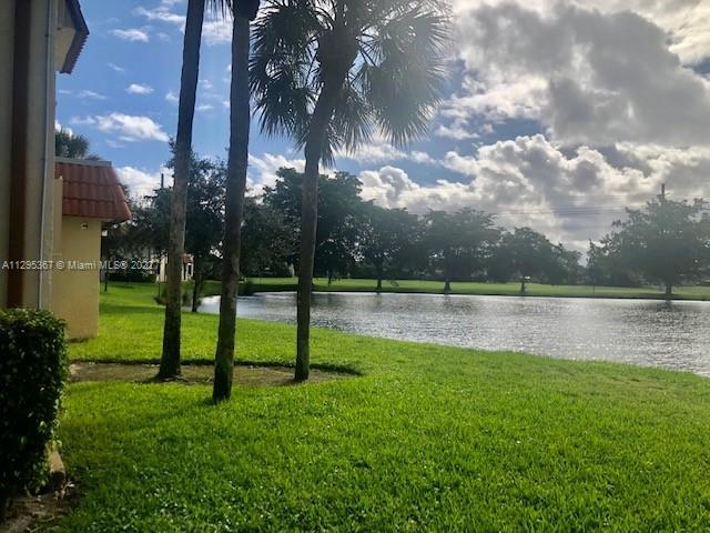 Foto del edificio - 10068 NW 6th St