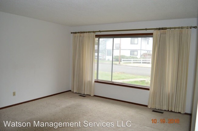 Building Photo - 3 br, 2.5 bath House - 125 Bromil St