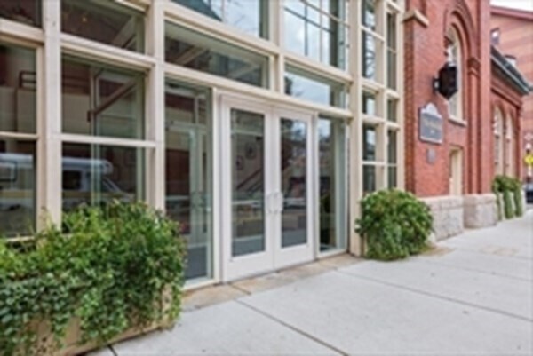 Building Photo - 101 13th St