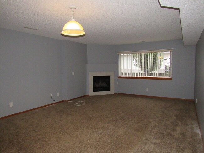 Building Photo - 3470 Parkwild Dr