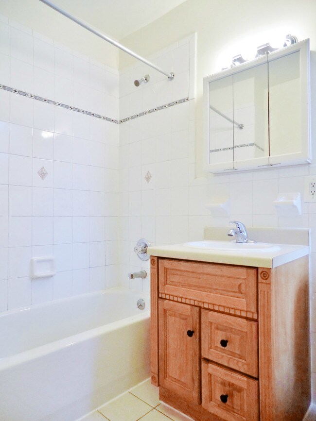 Interior Photo - 2103 Eighth Avenue
