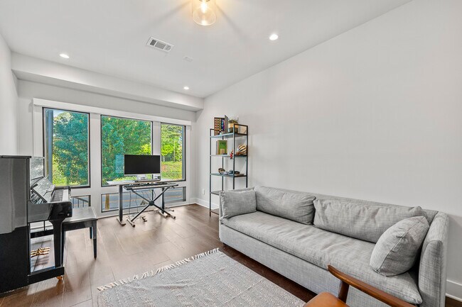 Building Photo - 2528 Appleden Pl