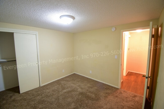 Foto del edificio - 3006 Sunset Dr