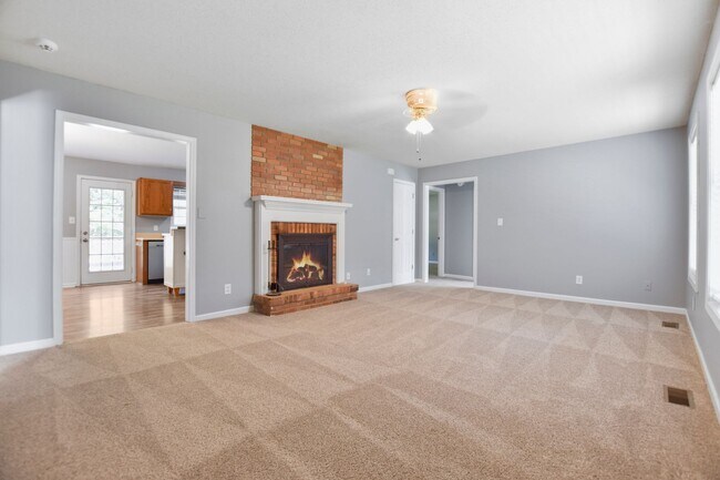 Foto del edificio - Pet Friendly Three Bedroom!