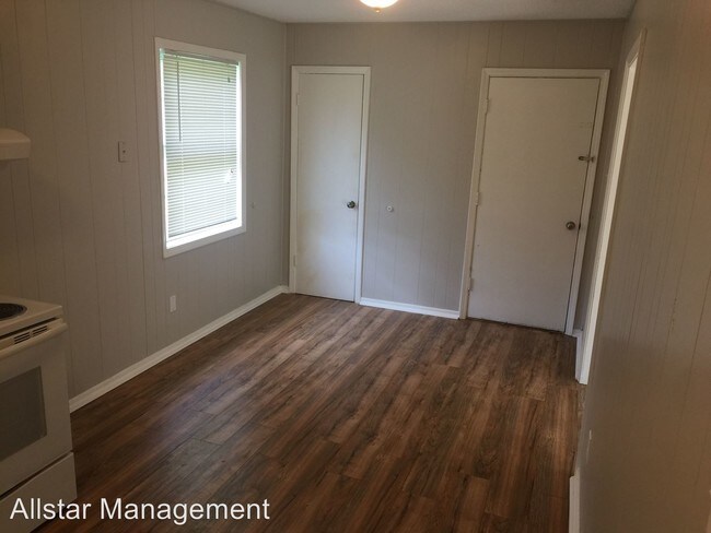 Foto del edificio - 3 br, 1 bath House - 6425 Greenbrook Cove