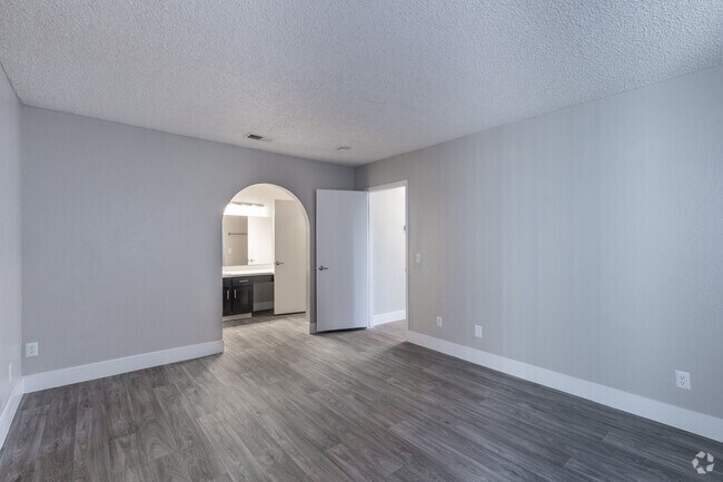 Fifty-Seven 95 Flamingo Apartments - 5795 W Flamingo Rd Las Vegas, NV