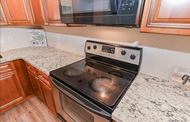 Foto del edificio - 6428 Alisa Ln