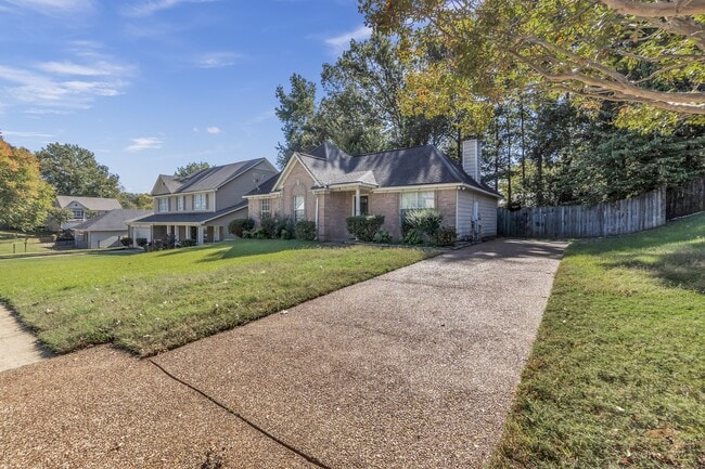 Building Photo - 5383 Twin Valley Ln