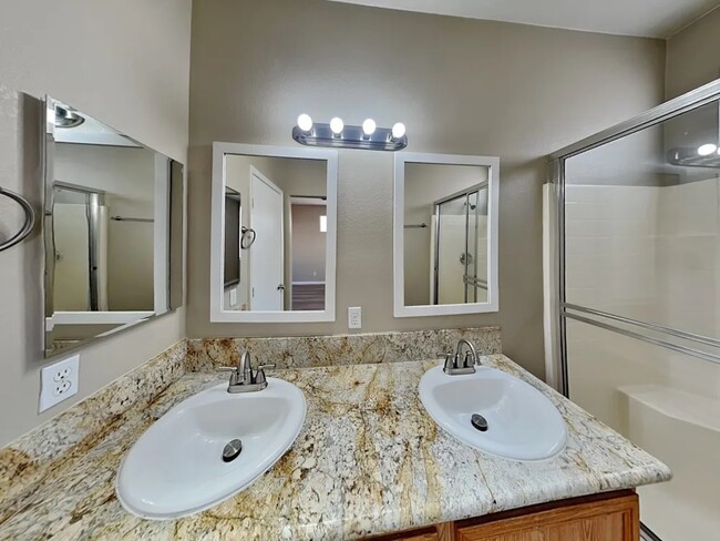 Foto del edificio - 5952 Hickory Nut Ave