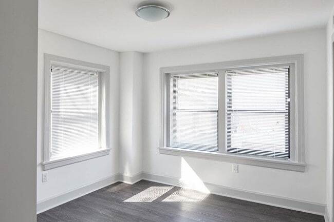 Interior Photo - The Newbern