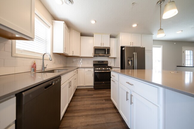 Building Photo - 2164 Heron Ct