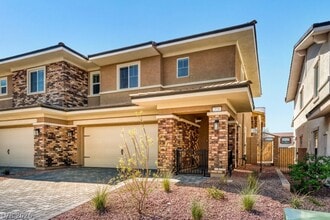 Building Photo - 775 Fallen Phoenix St