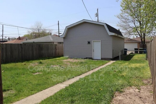 Building Photo - 3940 Torrence Ave