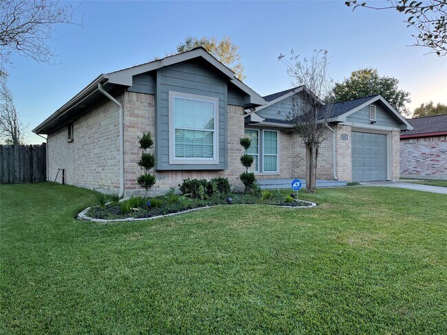 Foto del edificio - 9838 Golden Eagle St