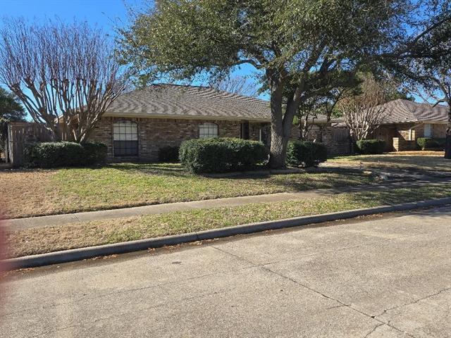 Foto del edificio - 2004 Cherbourg Dr