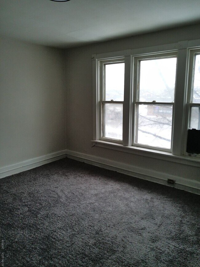 Foto del edificio - Newly Renovated 4BR Home – 2 Bathrooms – Spacious Layout