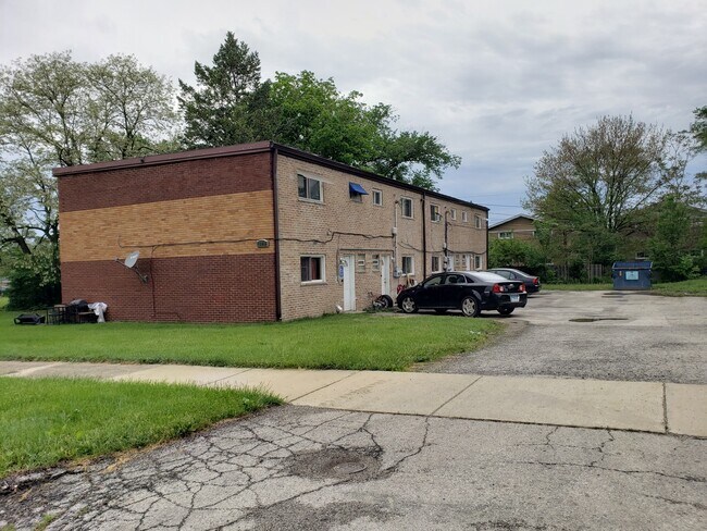 Building Photo - 489 Hickory St