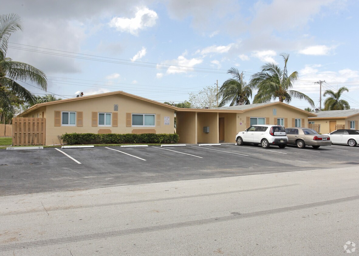 Foto principal - 3221 NE 7th Ave