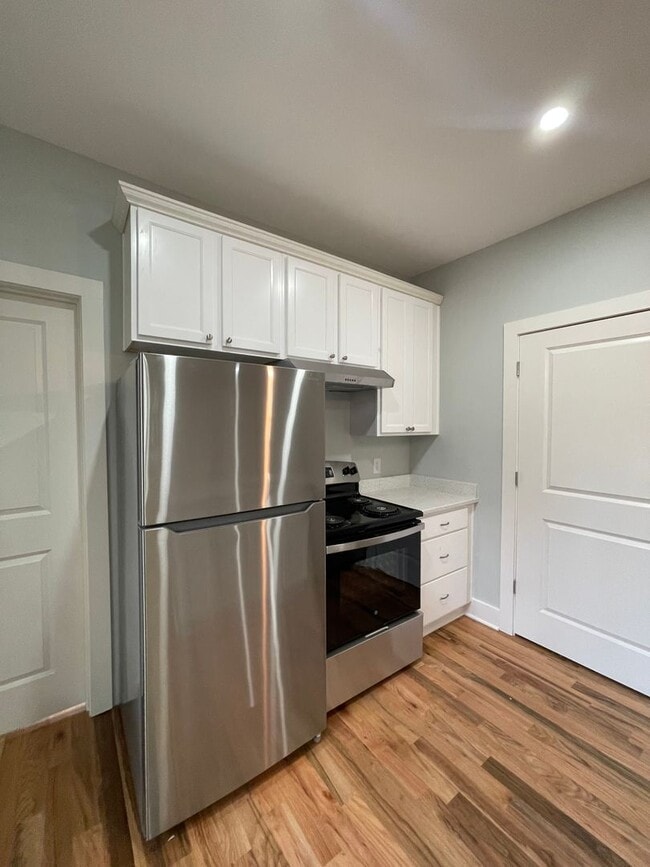 Building Photo - Brand New One Bedroom Units - Section 8 Only!