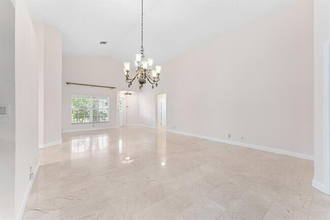 Foto del edificio - 5333 Pine Cir