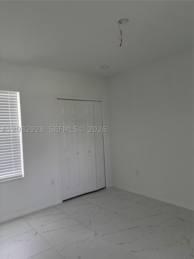 Foto del edificio - 3507 W 15th St