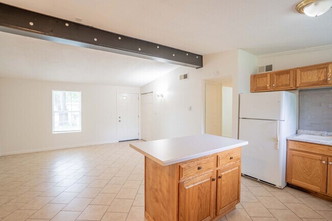 Building Photo - Move-in Ready! 3 Bed 1 Bath Rental Home Tulsa