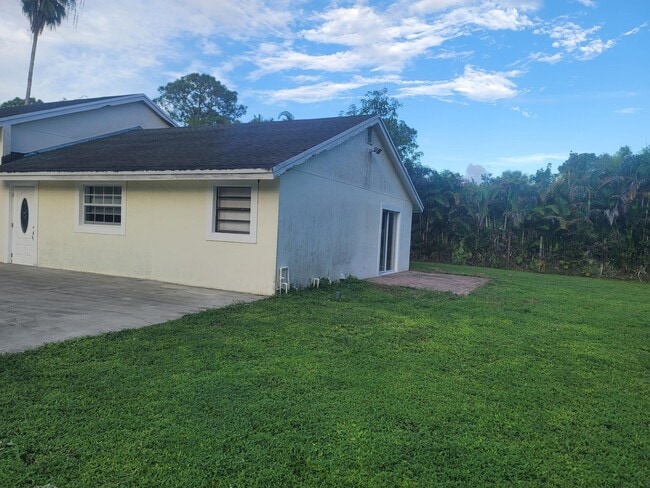 Foto del edificio - 15664 N Rd