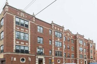 Building Photo - 1011 Hull Terrace