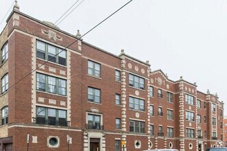 Building Photo - 1011 Hull Terrace