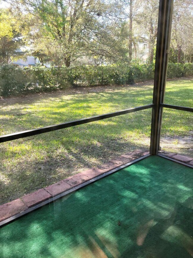 Foto del edificio - 13165 Chadwick Ct