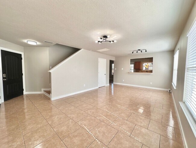 Foto del edificio - Beautiful & Eco-Friendly 4-Bedroom Home in...