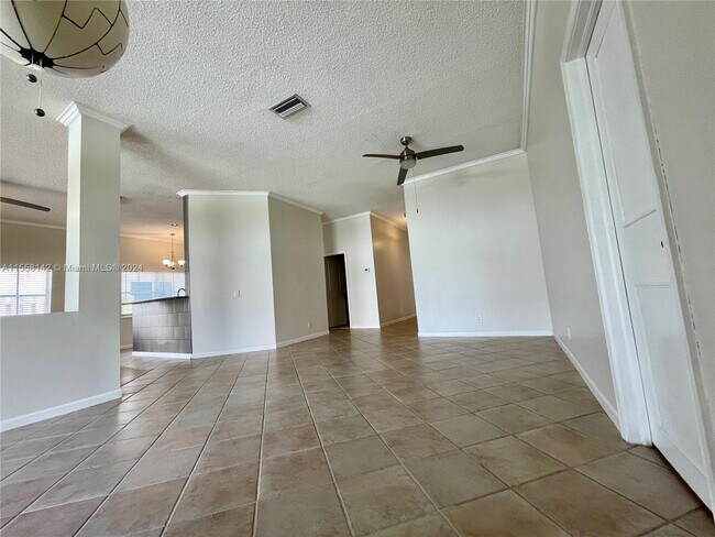 Foto del edificio - 1129 Birchwood Rd